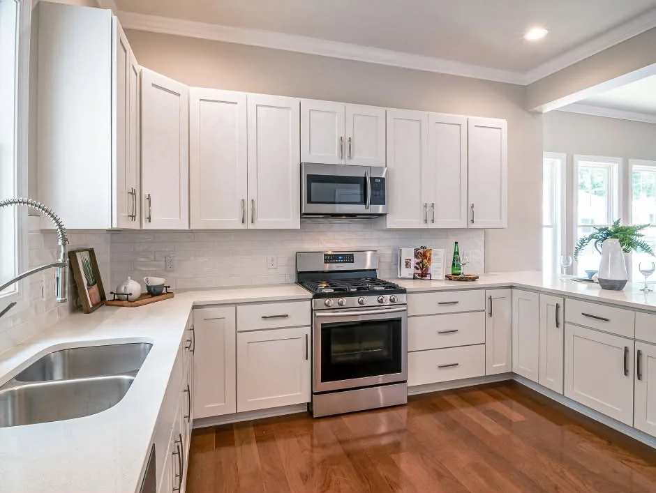 Modern kitchen remodel with custom cabinetry completed in St. George, Utah
